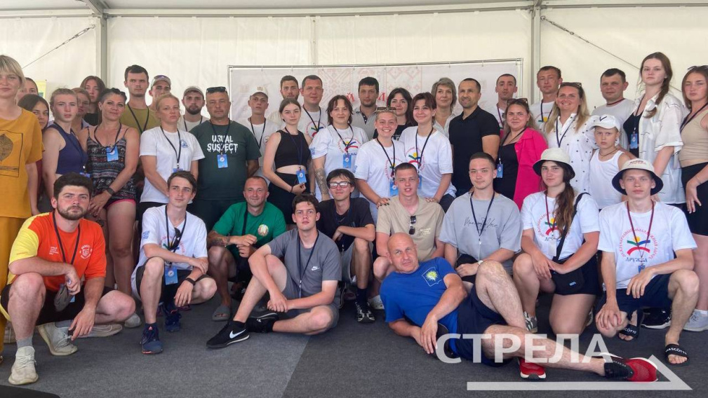 С чемпионами встретились участники Международного лагеря «Дружба»