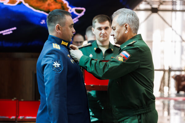 Выпускнику Любохонской школы, лётчику-испытателю Георгию Нежневу присвоено звание Героя Российской Федерации