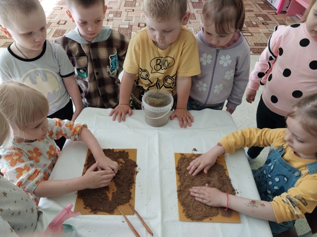 В Дубровском детском саду №2 «Ромашка» прохошла неделя экспериментирования