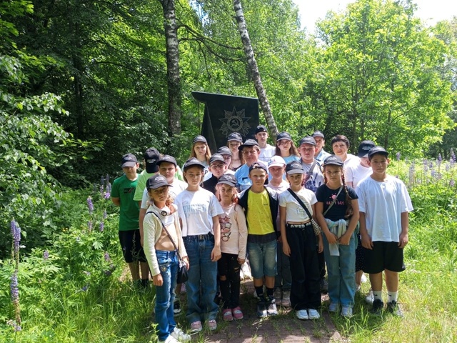 В пришкольном лагере «Время первых» состоялась творческая встреча, посвященная Дню памяти и скорби