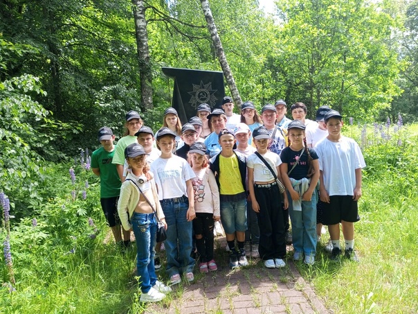 Учащиеся Рябчинской СОШ совершили поездку на Мемориальный комплекс «Базовая стоянка партизанского отряда имени Александра Ивановича Виноградова»