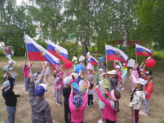 В Дубровском детском саду №2 прошли мероприятия, посвященные Дню России