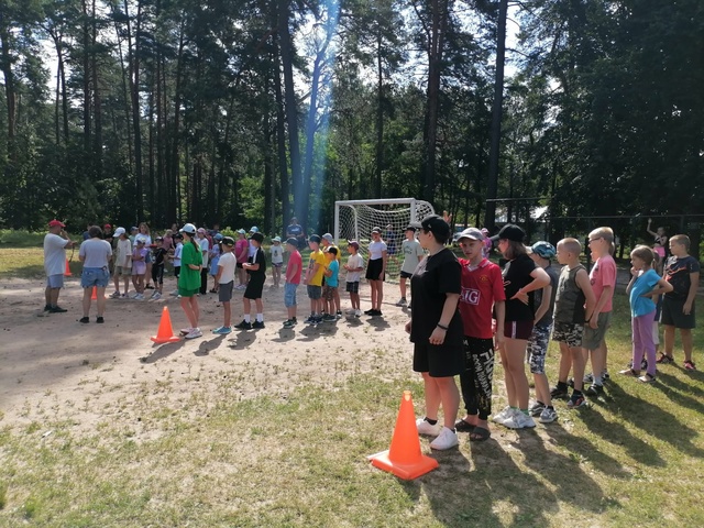 Воспитанники ГБУ КЦСОН Дубровского район приняли участие в «Веселых стартах»