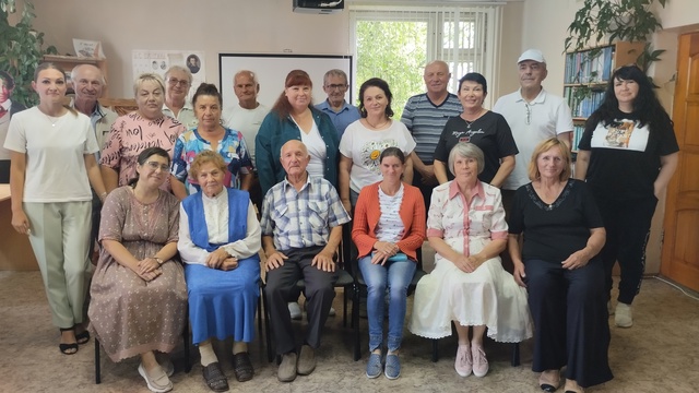 В Дубровской библиотеке прошли поэтические чтения в рамках районного проекта «Над Дубровкой моей витают строки»
