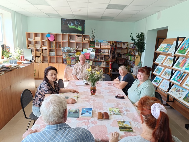 В Сещинской библиотеке прошло мероприятие «И вечная природы красота».
