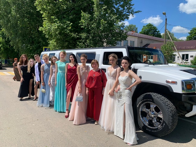 В Дубровской №1 СОШ состоялось вручение аттестатов о среднем общем образовании