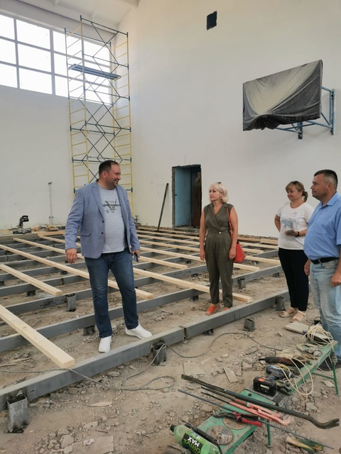 В Дубровской СШ ремонт идет согласно графика