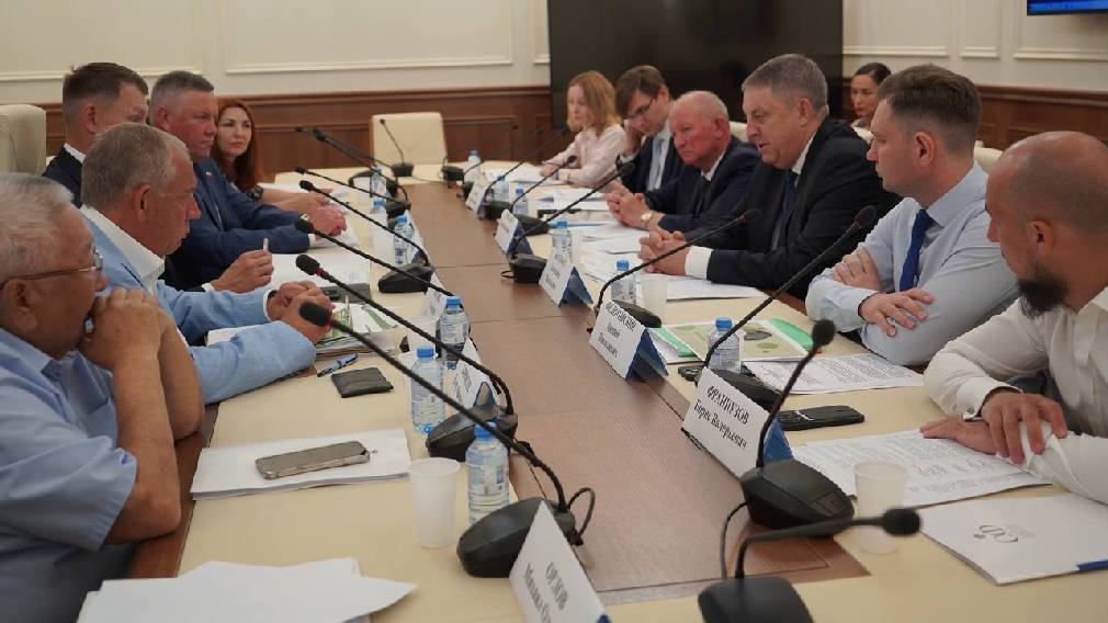 Губернатор Богомаз провел рабочую встречу с Александром Двойных