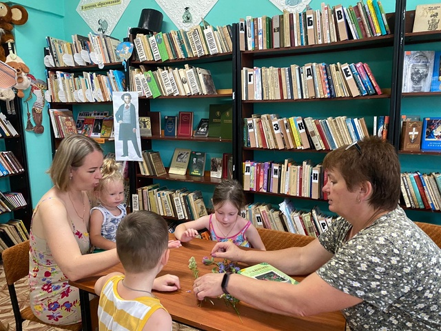 В Рековичской библиотеке прошло мероприятие «Травкина премудрость»