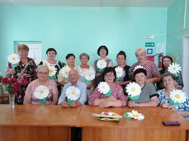 В ГБУ КЦСОН Дубровского района прошли мероприятия, посвященные Дню семьи, любви и верности