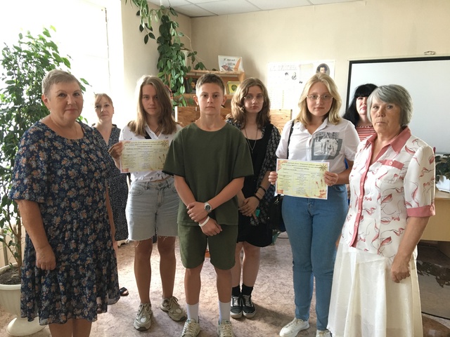 В Дубровской библиотеке состоялась квест-игра для молодежи «Дорогами родного края»