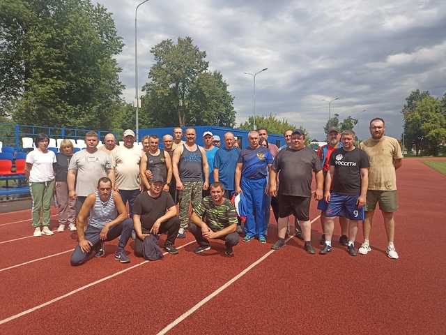 Сотрудники ООО «БрянскЭлектро» Дубровский РЭС сдали нормы ГТО