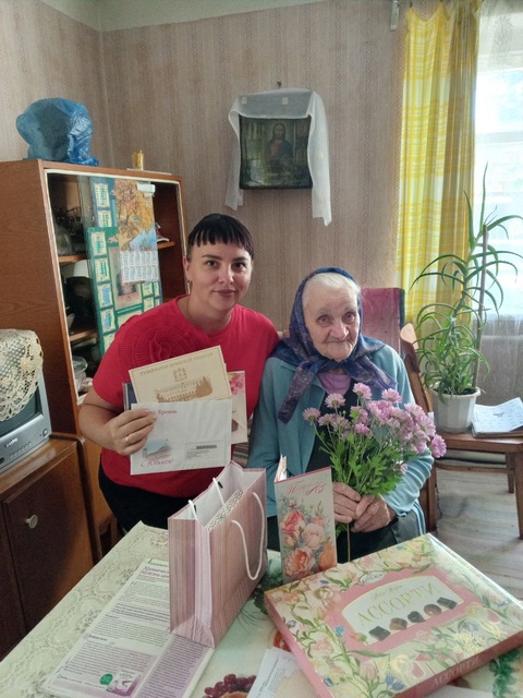 Жительницу Дубровского района поздравили с 95-летием