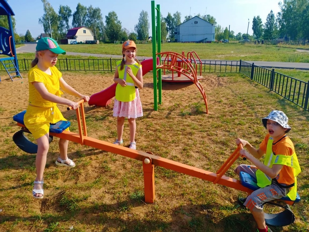 Воспитанники Дубровского детского дома-интерната посетили детскую площадку