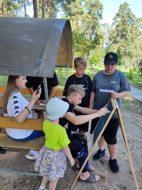 Воспитанники ГБУ КЦСОН Дубровского района приняли участие в спортивно-интеллектуальной игре «Форд-Боярд»