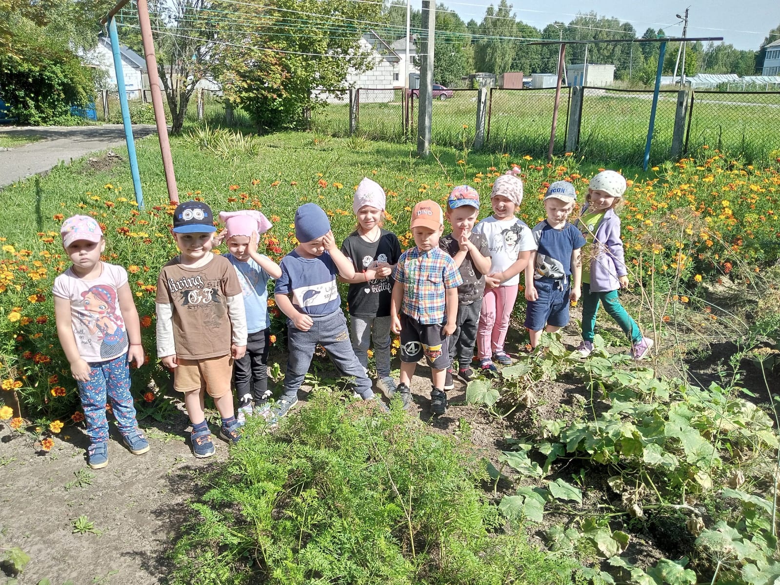 Для воспитанников Дубровского детского сада №2 был проведено занятие на огороде