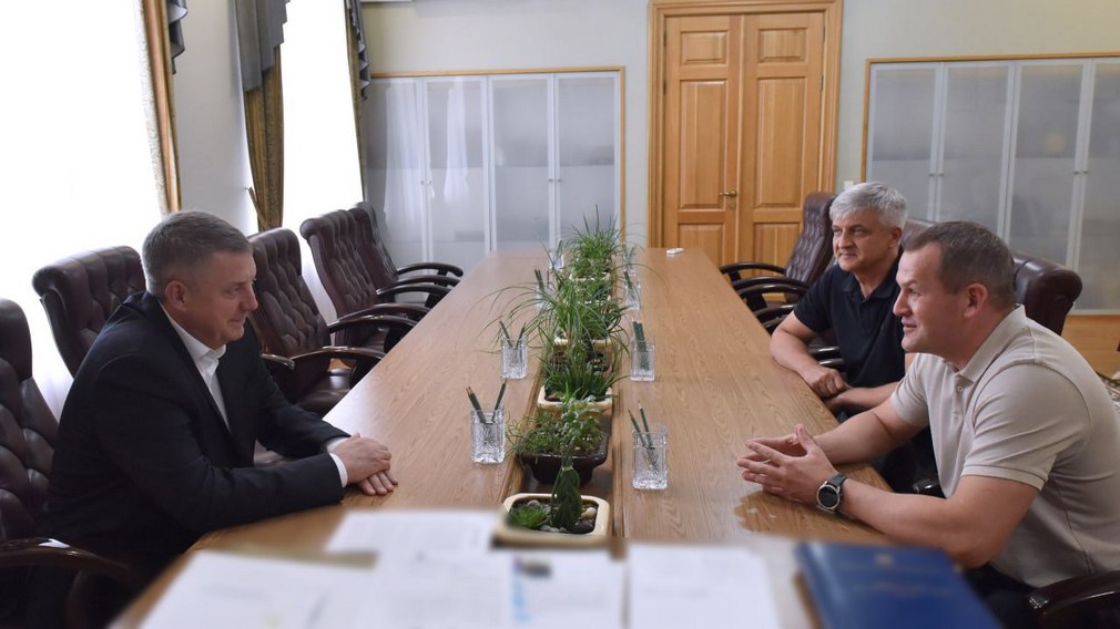 Богомаз встретился с заместителем военного коменданта ЛНР, полковником Сергеем Ковалевым