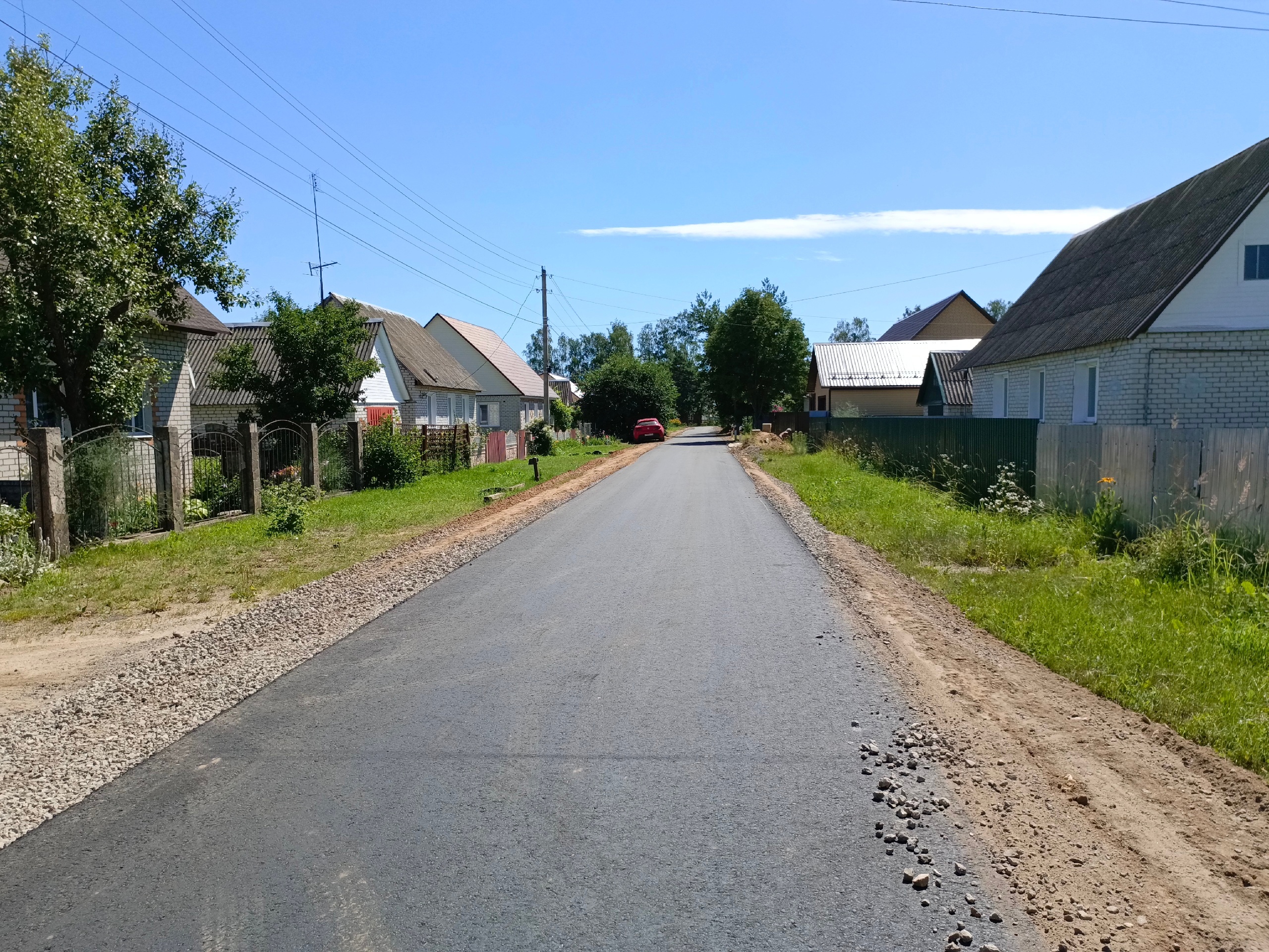 В Дубровке продолжается ремонт дорог