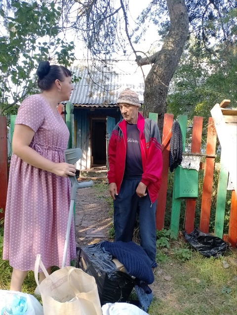 Специалисты ГКУ КЦСОН Дубровского района помогли пожилому жителю района определиться в дом-интернат