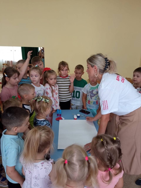 Активисты Движения Первых провели для дошкольников акцию «Один флаг – одна страна»