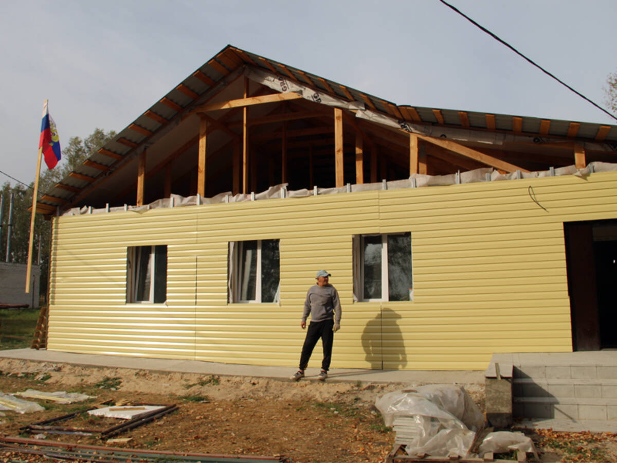 В Брасовском районе продолжается ремонт сельских ДК