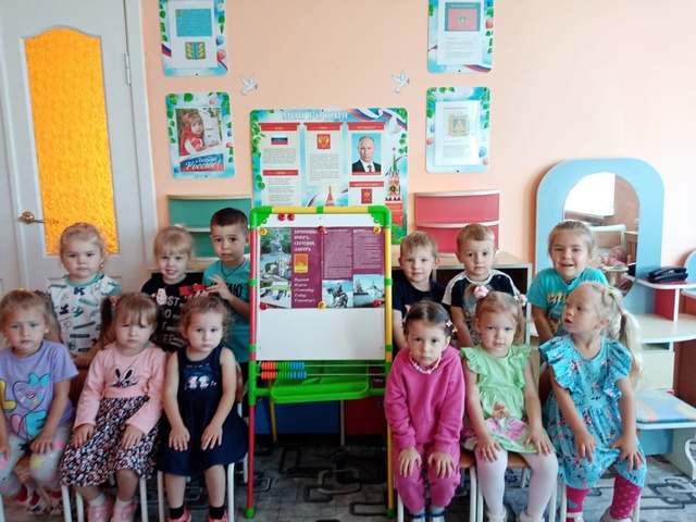 Для воспитанников Дубровского детского сада №4 «Золотой ключик» были проведены беседы, посвященные «Дню освобождения Брянщины от немецко-фашистских захватчиков»