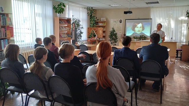 Для учащихся Дубровской СОШ №1 состоялось мероприятие «Гоголь знакомый и незнакомый»