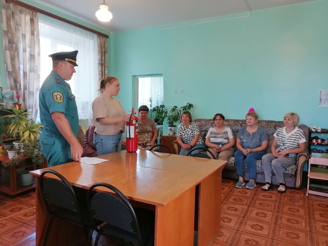 ГБУ КЦСОН Дубровского района посетил начальник ОНДПР по Дубровскому району