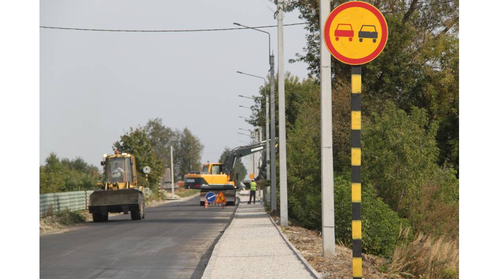 Под Брянском по национальному проекту продолжается капремонт автодороги Бордовичи-Отрадное