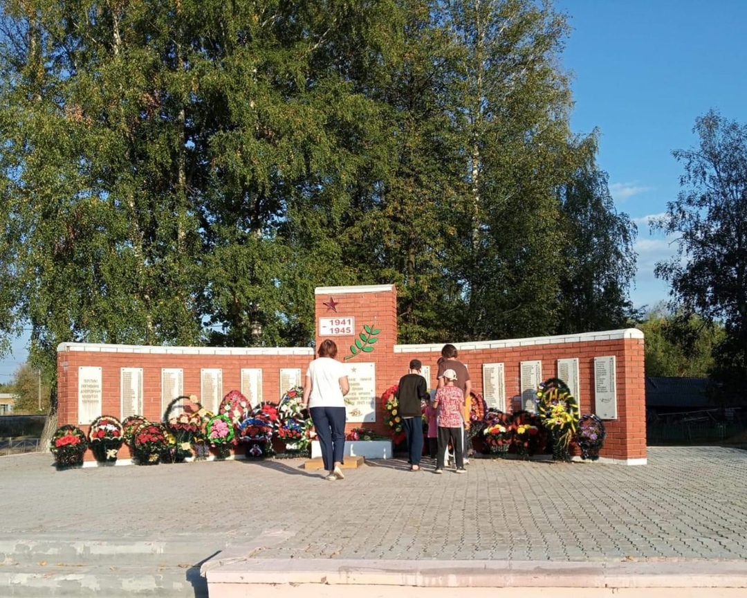 В ГБУ КЦСОН Дубровского района прошёл тематический час «День освобождения Брянщины»