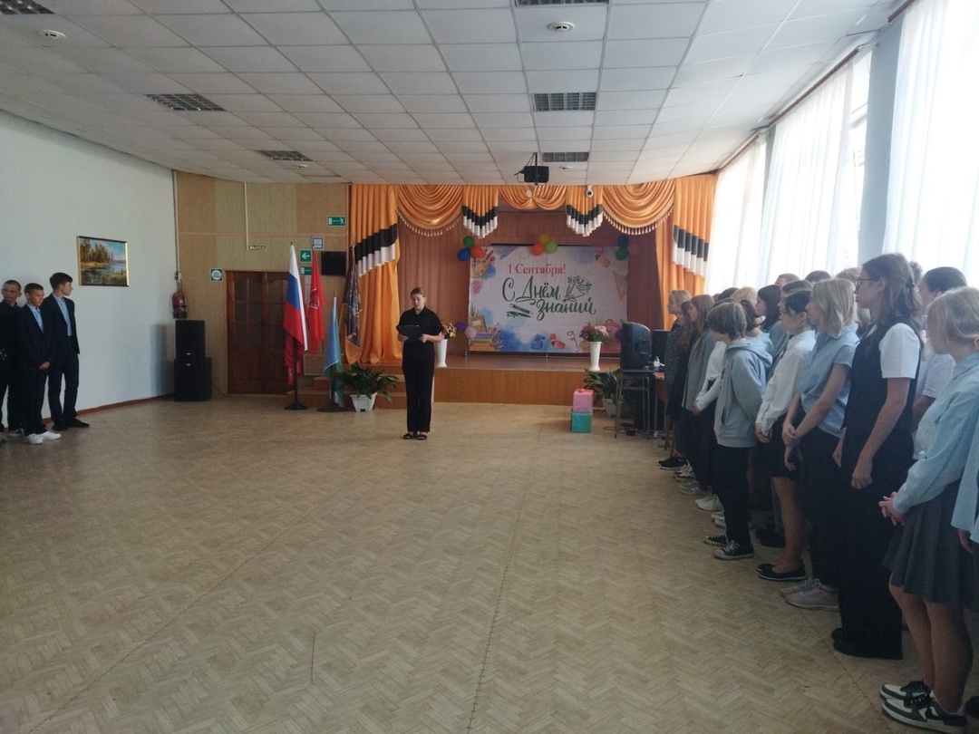 В Дубровской №2 СОШ состоялась линейка, посвященная Дню солидарности в борьбе с терроризмом