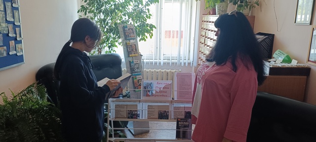 В Дубровской библиотеке состоялась выставка «Беслан. Памяти жертв трагедии…». 