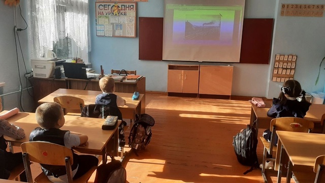 В Давыдчинской ООШ состоялись занятия «Разговоры о важном» на тему «Дорогами России»