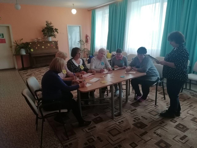 Представители старшего поколения приняли участие в викторине по финансовой грамотност