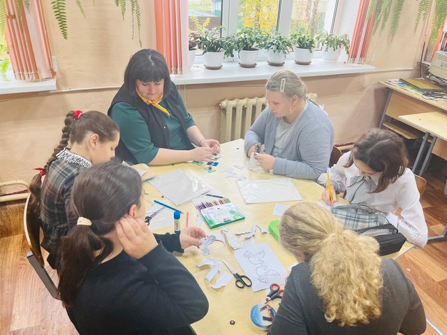 Учащиеся Дубровской №1 СОШ приняли участие в акции «Письмо солдату»