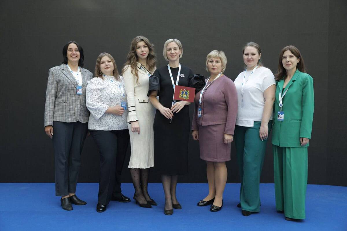 Благодарственным письмом президента наградили брянского учителя