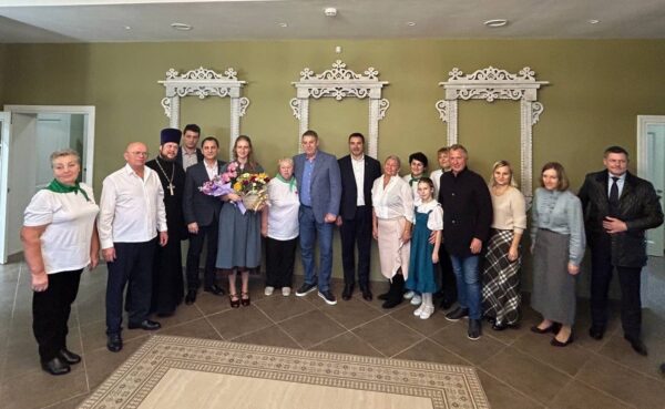 Губернатор Богомаз посетил духовно-просветительский центр в селе Алешенка