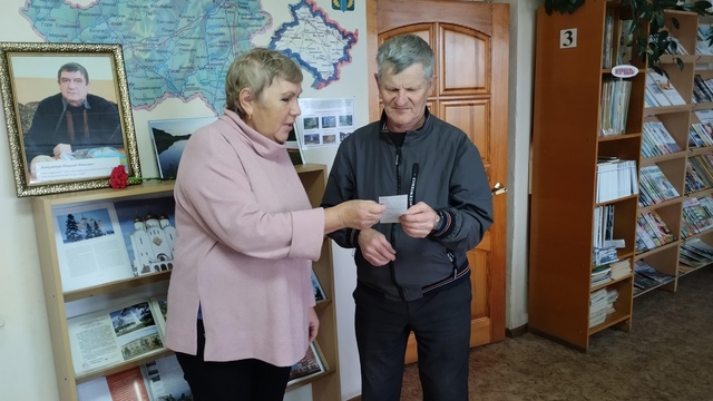 В Дубровской библиотеке прошла акция, посвященная Международному Дню белой трости