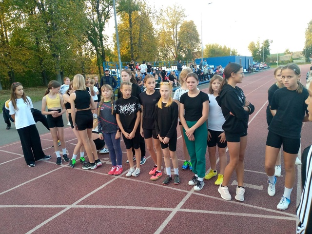 В Дубровке прошло открытое первенство спортивной школы по легкой атлетике памяти Е. Амелькиной