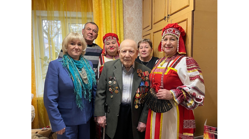 99-летие отметил Ветеран войны, почетный гражданин Брянска Александр Мельников