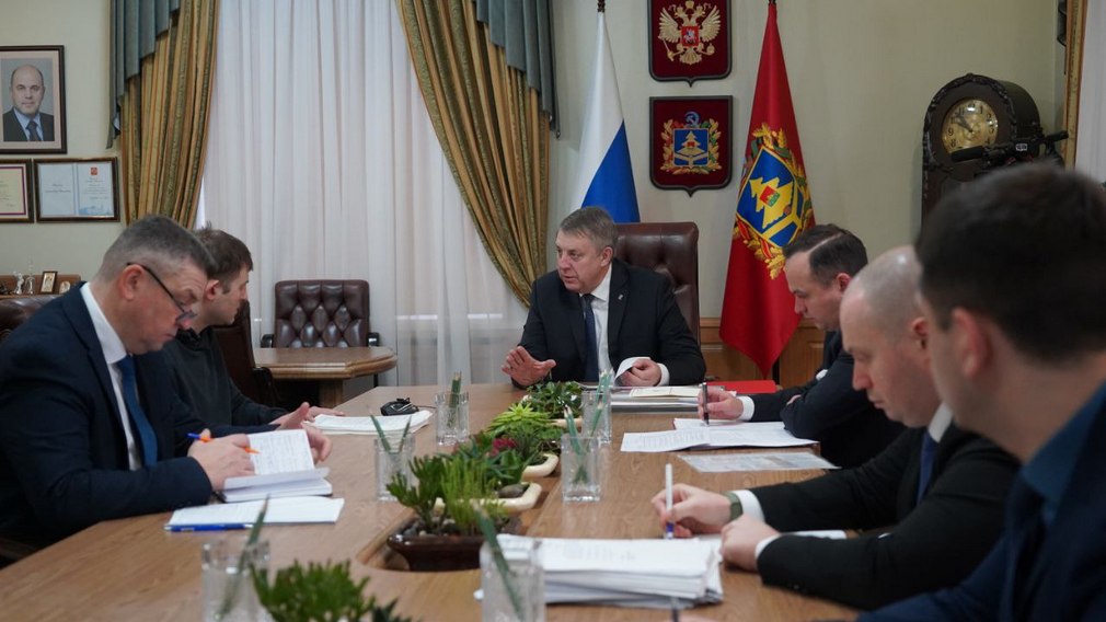 Губернатор Богомаз призвал брянцев требовать от управляющих компаний реальной работы