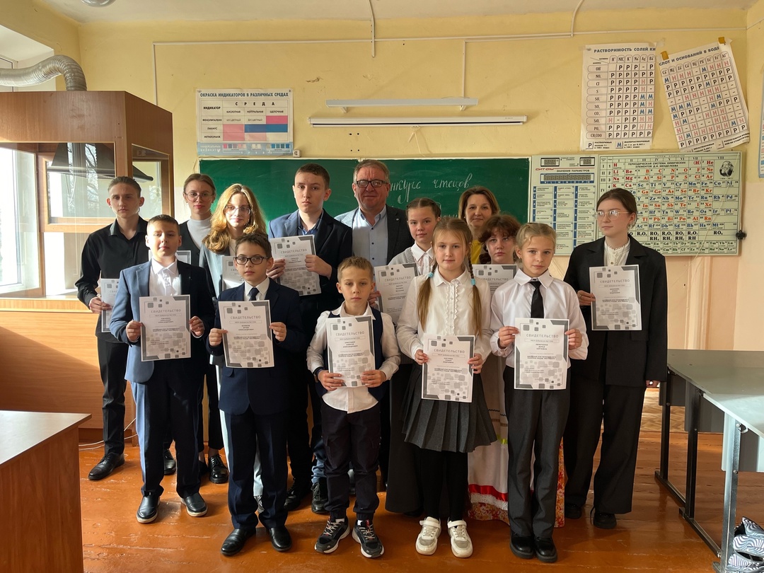 В Дубровской №2 СОШ состоялся ежегодный этап конкурса чтецов «Моя Родина»