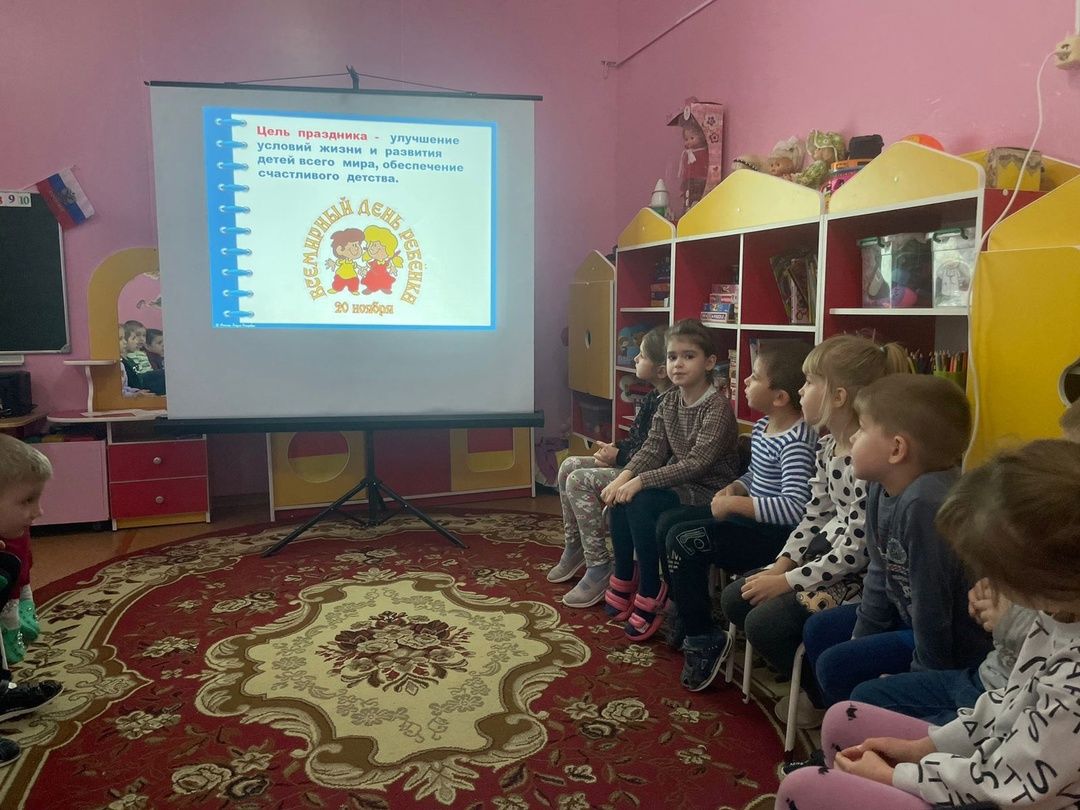 Для воспитанников Дубровской № 1 СОШ. был проведен правовой час «Маленьким детям – большие права»