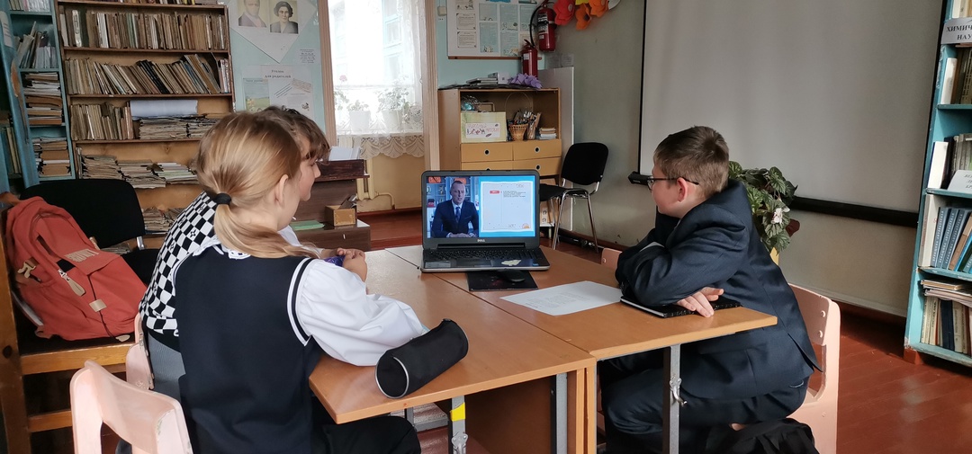 В Рябчинской СОШ состоялся профориентационный урок «Специалист по обслуживанию и ремонту электронной техники»