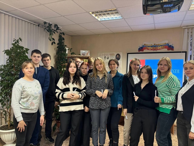 В Дубровской районной библиотеке прошёл четвёртый тур игрового трека «Что, Где, Когда»