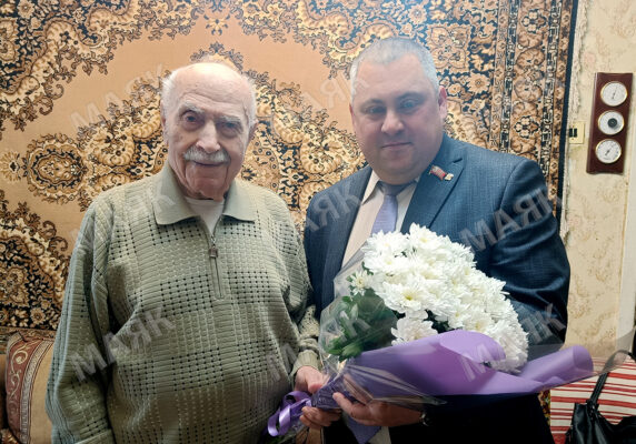 Поздравления с 99-летием принимает ветеран ВОВ из Новозыбкова