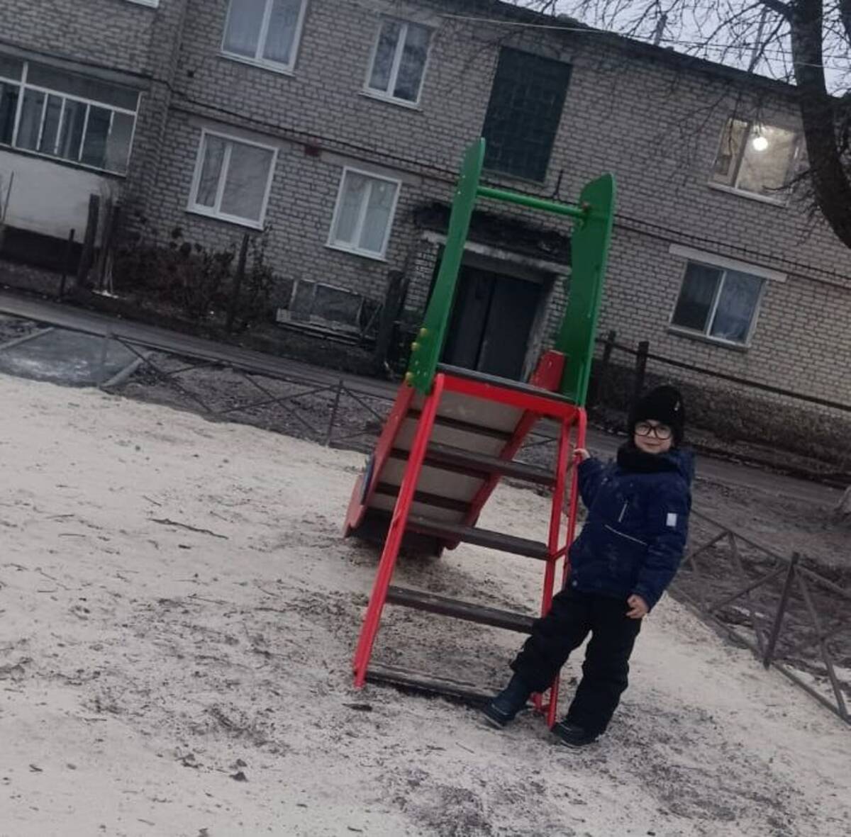 Дворовые территории многоквартирных домов в Комаричах становятся уютными