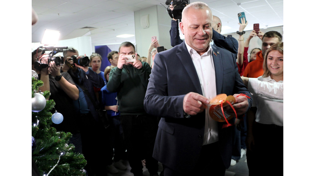 Спикер Брянской Областной Думы исполнит просьбы детей с «Елки желаний»