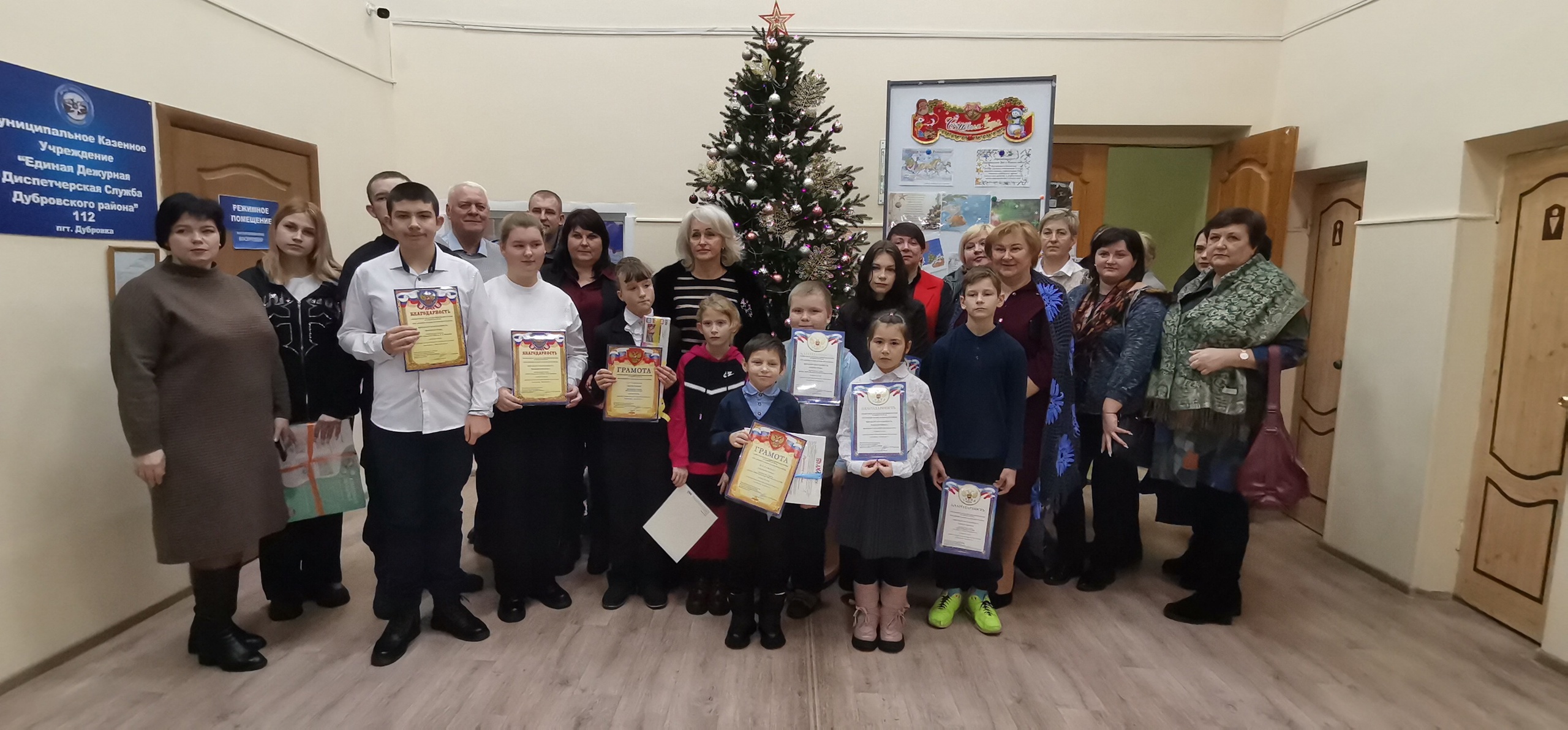 Учащиеся Рябчинской СОШ приняли участие в конкурсе Новогодней игрушки «Елочный шар»