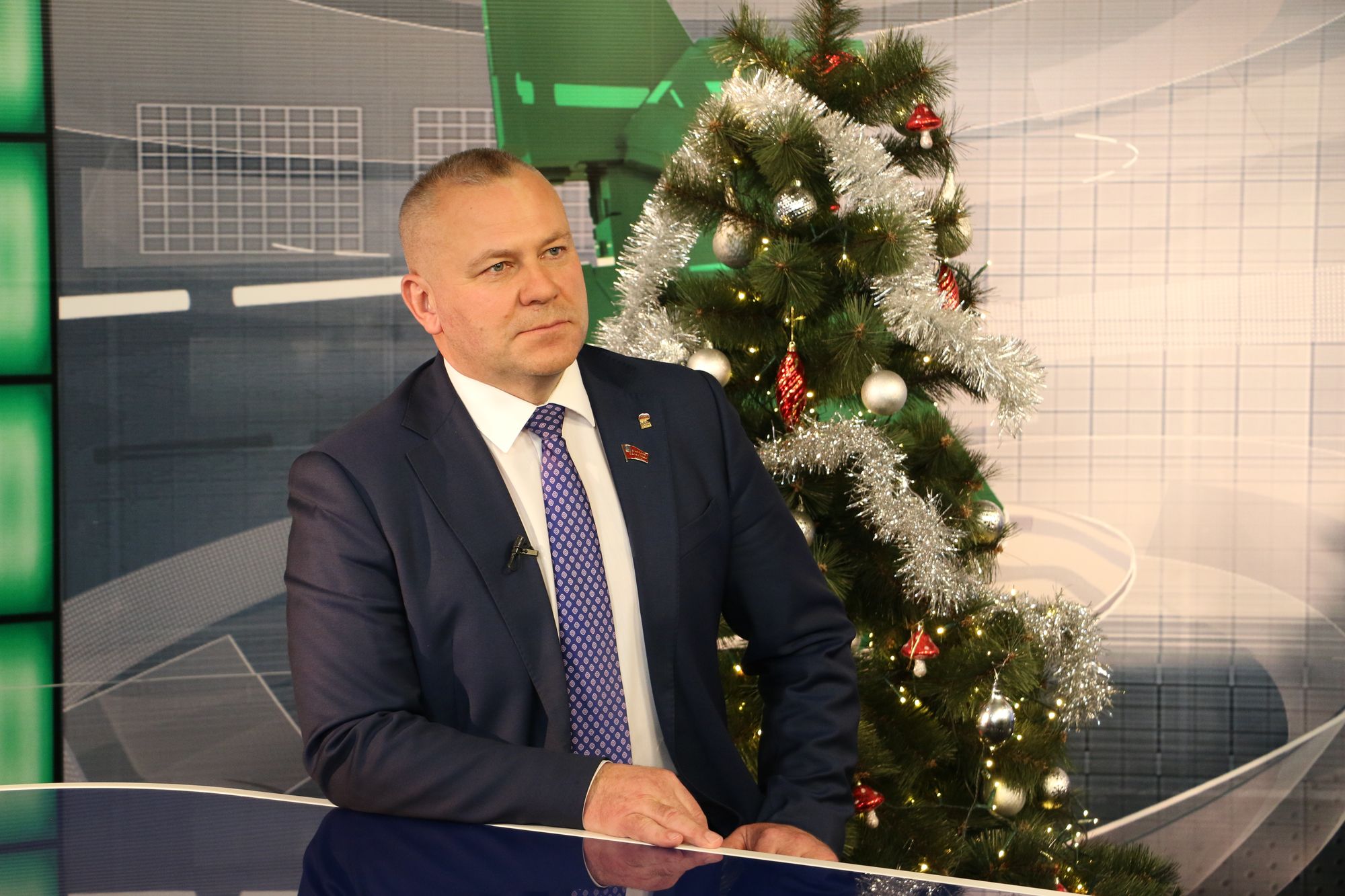 Жителей Брянщины с Новым годом и Рождеством поздравил Валентин Суббот